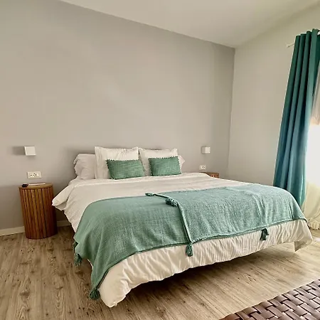 לינה וארוחת בוקר Casa Regina Tenerife 3*