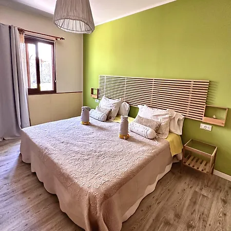 לינה וארוחת בוקר Casa Regina Tenerife 3*