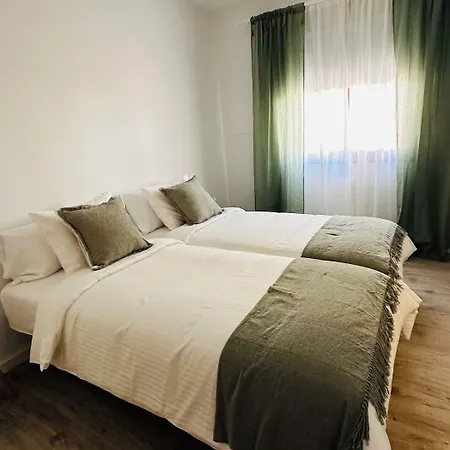 فندق مبيت وإفطار Casa Regina Tenerife 3*